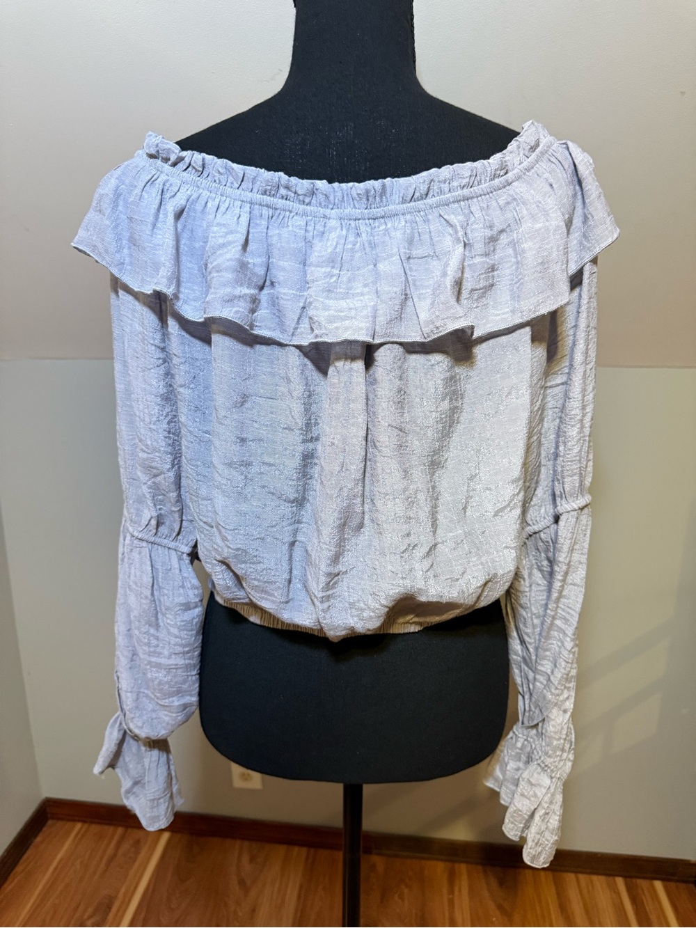 Highlight Off-Shoulder Ruffled Long Sleeve Top - Picture 3 of 9